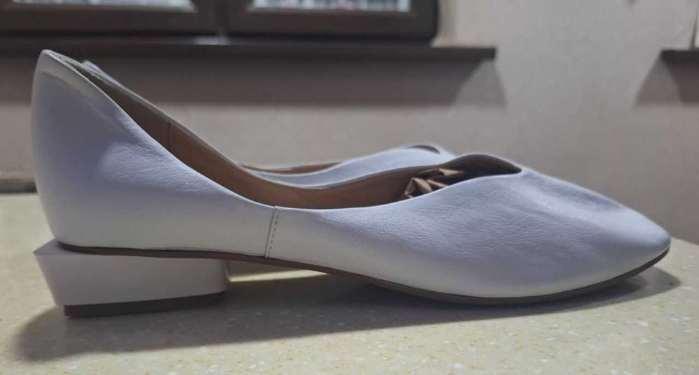 Женские кожаные туфли