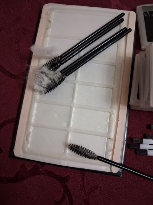 Коробочки для  теней