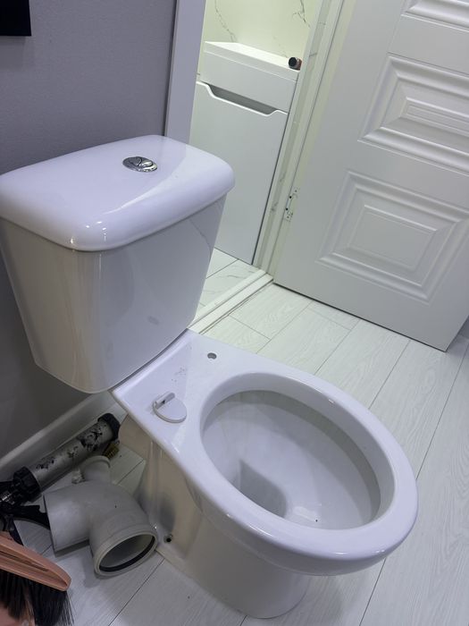 Унитаз в отличном состояний