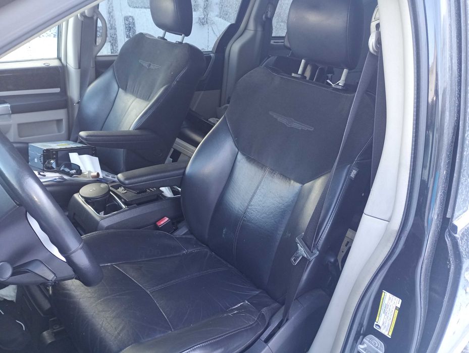 Dezmembrez Chrysler Grand Voyager V 2010