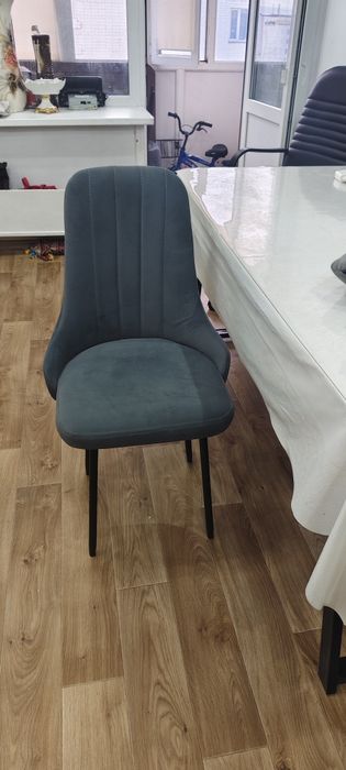 Стол новый стулья 6 штук