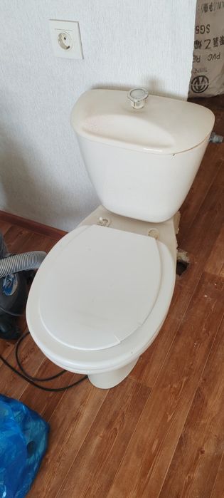 Продам унитаз бу