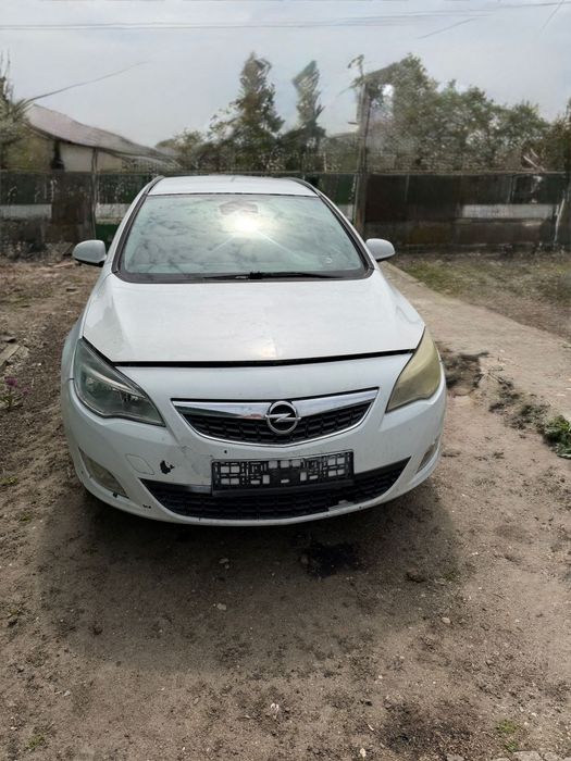 Opel Astra J Sports Tourer 1.7 CDTI 125 CP – Fără acte – Pentru dezmembrări