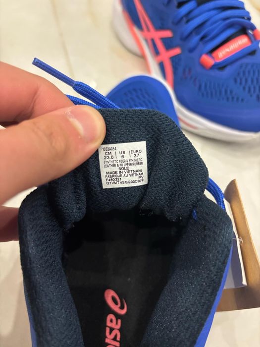 Маратонки Asics-чисто нови с етикет