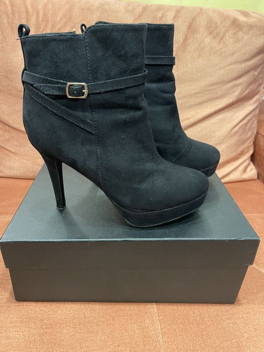 Vand botine cu platforma marimea 36