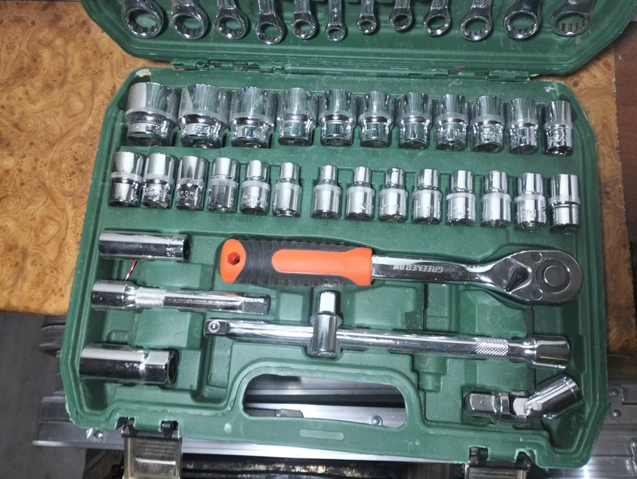 Набор головок и тиски ссср