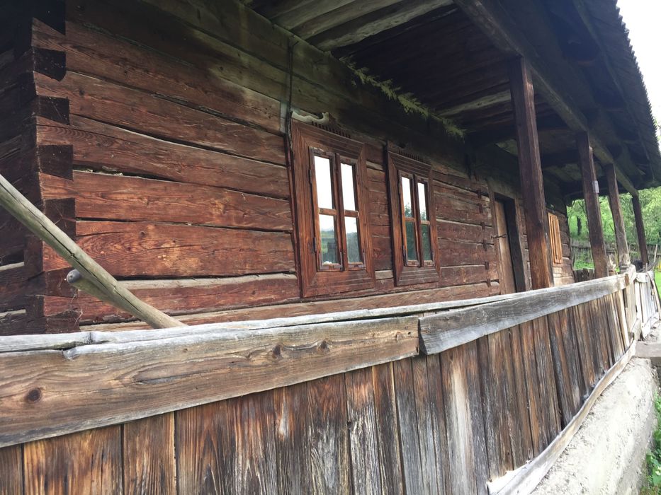 Casa veche de vânzare