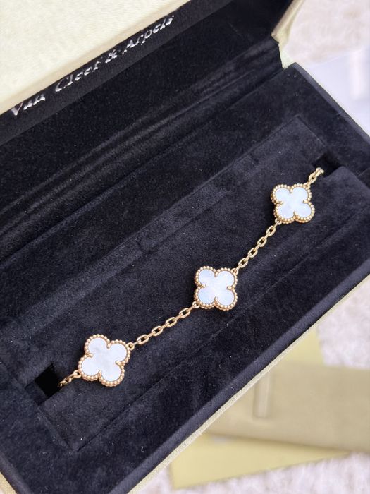 Продам браслет золотой van cleef