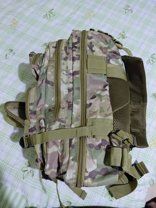 Продавам раница 30л.