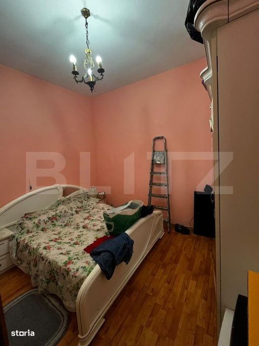 Apartament la casa,cu 5 camere, 89 mp, in zona centrala