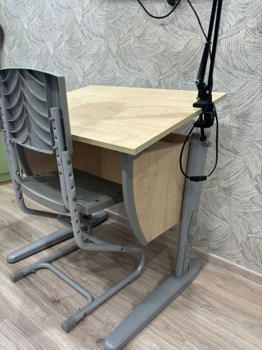 Продам парту для школьника