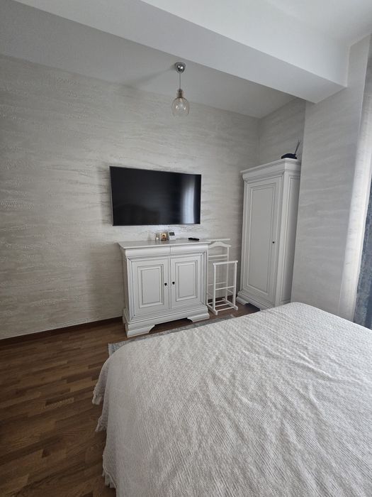 Vand apartament cu doua camere