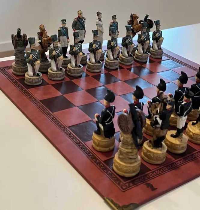 Луксозен Шах с исторически фигурки
