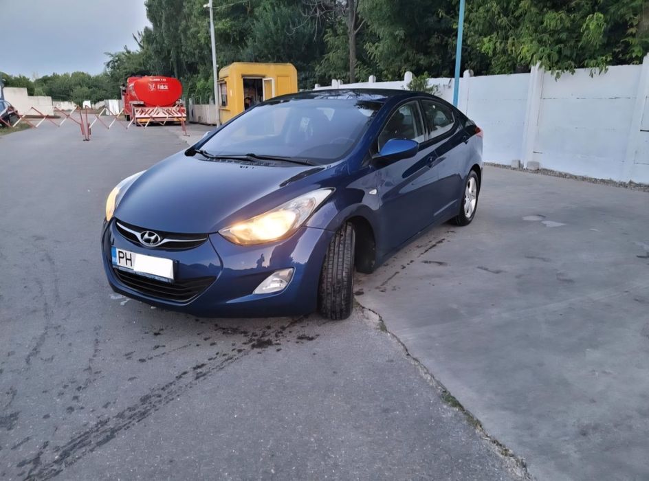 HYUNDAI Elantra 2011 — imagine 3