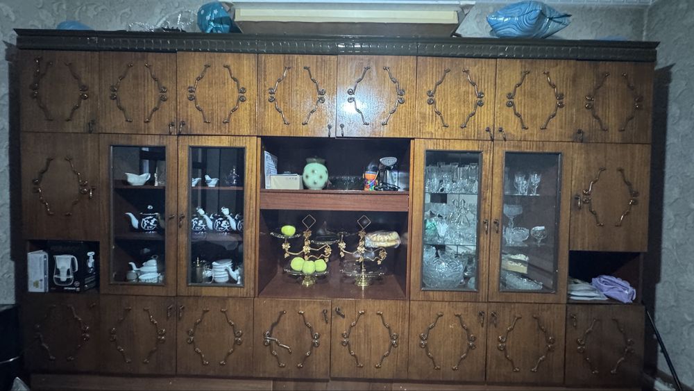 Продам мебельную стенку для гостиной