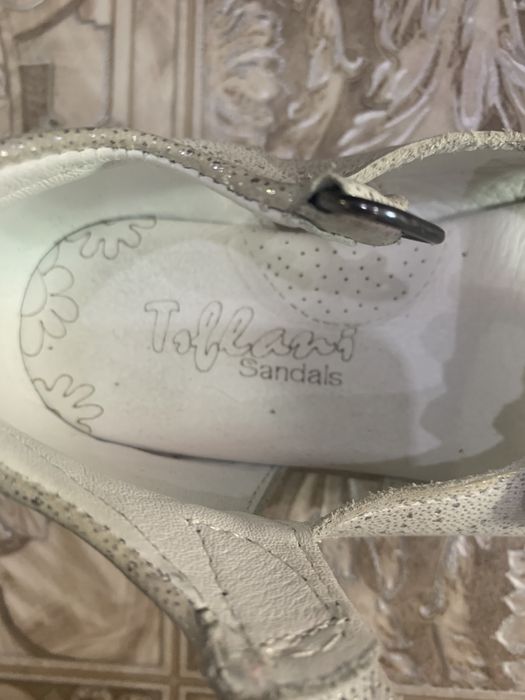 Продам сандали