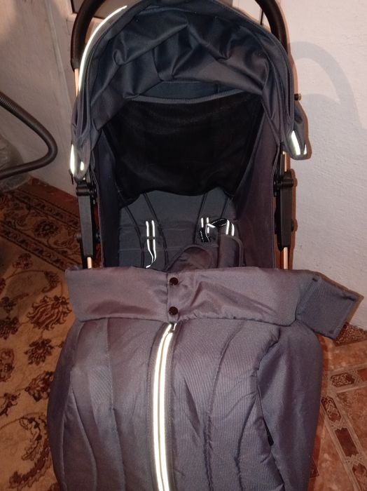 Детская коляска прогулочная.