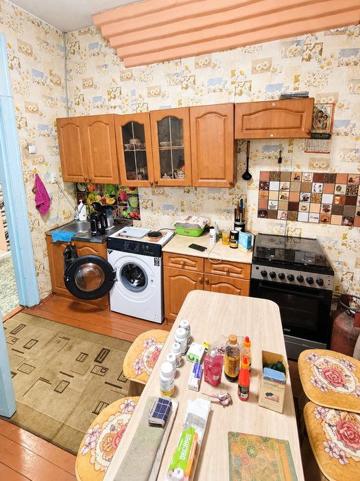 Продаётся 3ком квартира на Защите