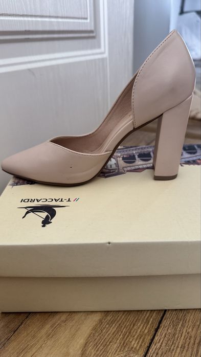 Продам туфли бежевого цвета