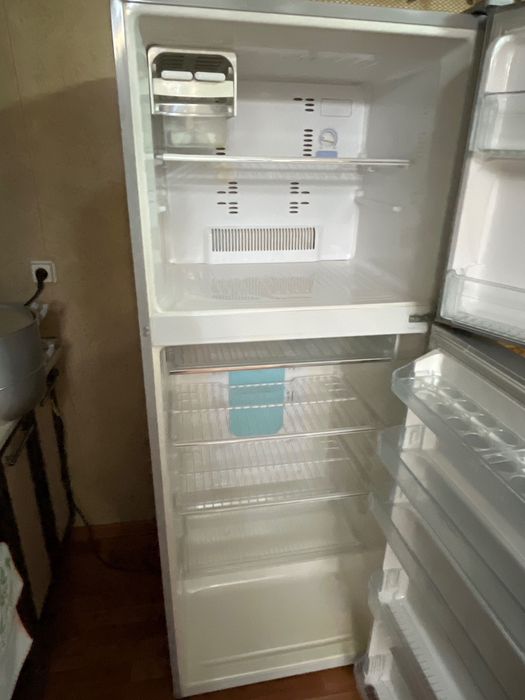 Холодильник TOSHIBA