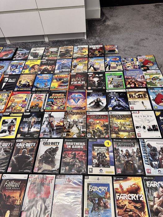 De vanzare LOT jocuri PC