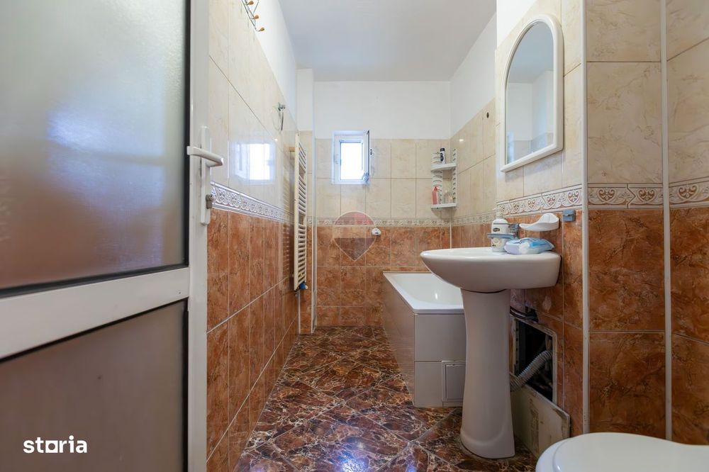Apartament spațios cu 3 camere, etaj 1 – Strada Ștefan cel Mare