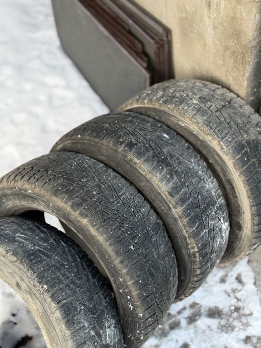 Продам резину 235/60/18