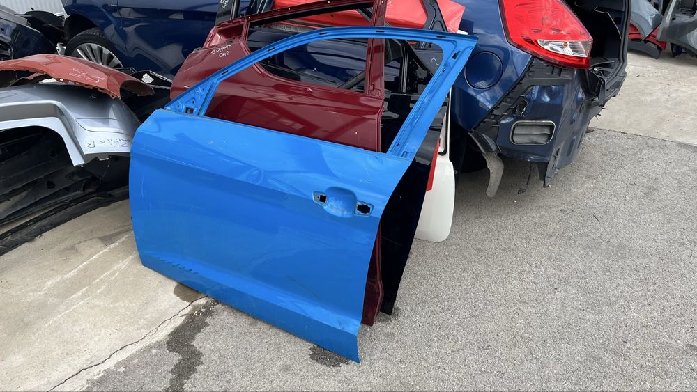 Audi A1 S1 предна лява врата