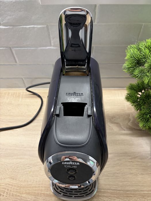 Кафе машина Lavazza blue 2бр.