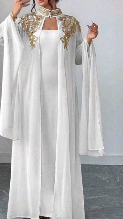 Бяла официална рокля