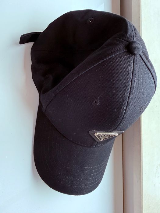 Шапка Prada - нова