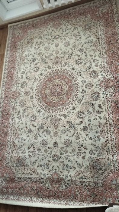 Продам ковер размером 2х3