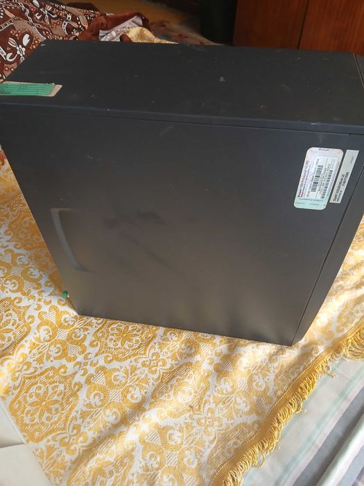 Компютър,Мунитр,мишка и клавятура