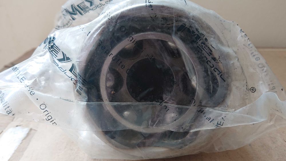 Комплект нови карета полуоски MEYLE за форд фокус МК1 до 2004год.