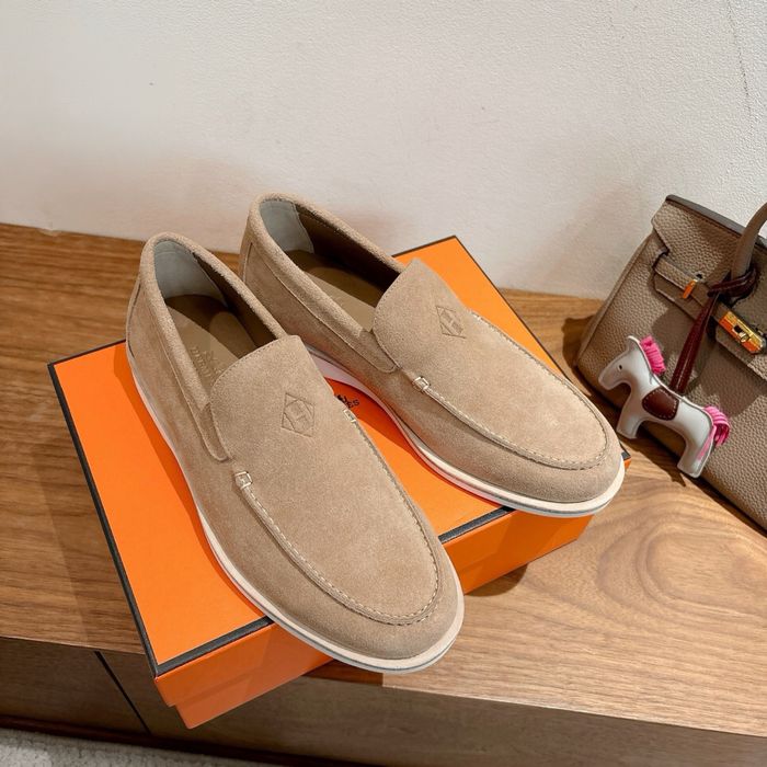 Mocasini Hermès din piele întoarsă in Nuanta Bej Sable cu detaliu iconic „H Diamant” ! Originali !