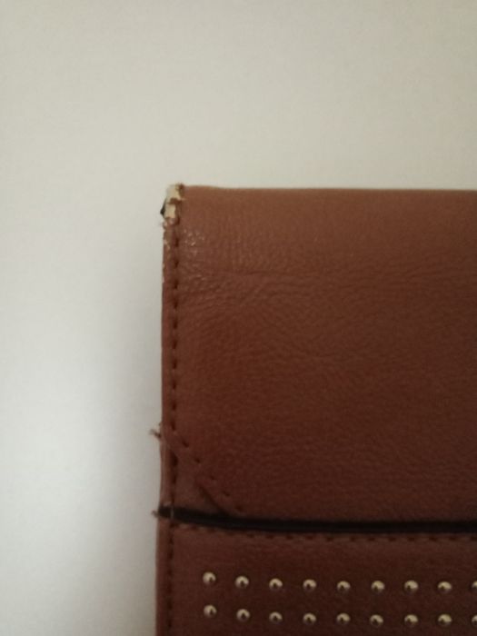 Клатч хорошего качества.