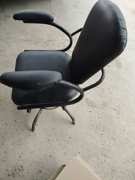 Кресло сотилади..