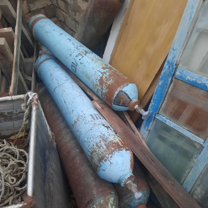 Кислародный балон 10 штуг.ацетилиновый балон 1 штуг сатылады