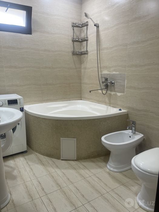 Продажа квартиры возле метро бий