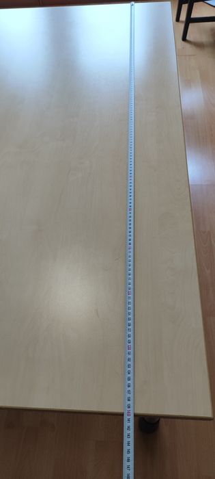 Офис бюро Kinnarps с регулируема височина