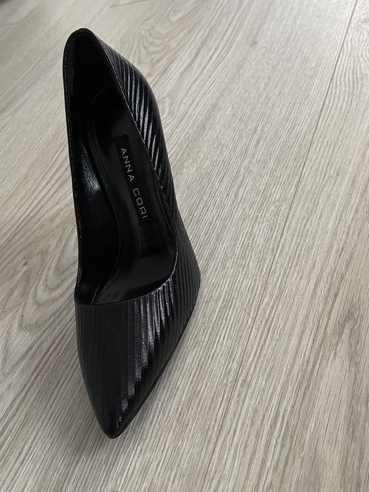 Pantofi stiletto de vanzare