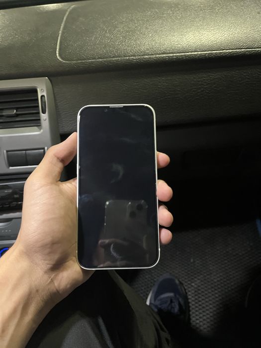 Продам iPhone 13 в идеальном состяний