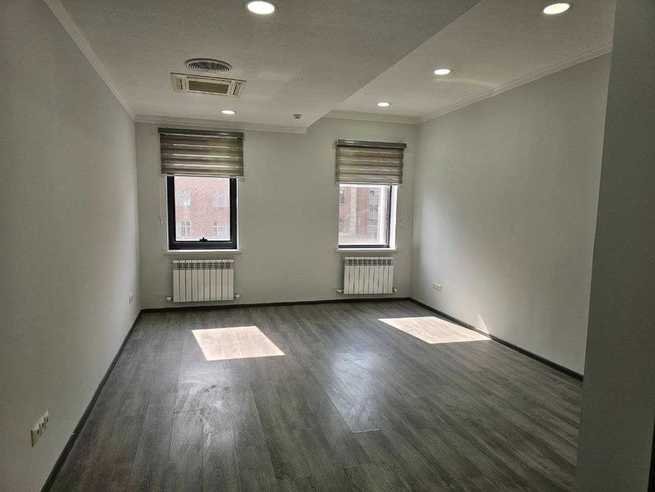 Срочно! Сдается небольшой офис в бизнес-центре Северном вокзале