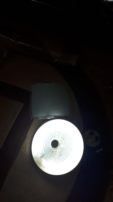 Vînd 2 corpuri de iluminat