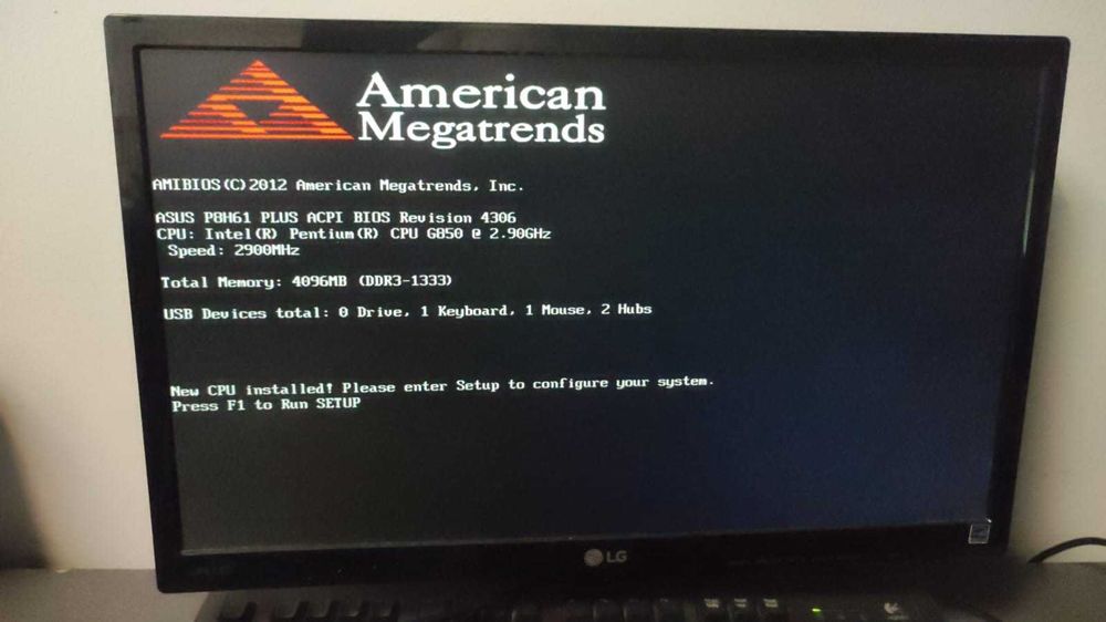 Vând kit (placă de bază ASUS P8H61 PLUS, CPU G850, cooler) second hand