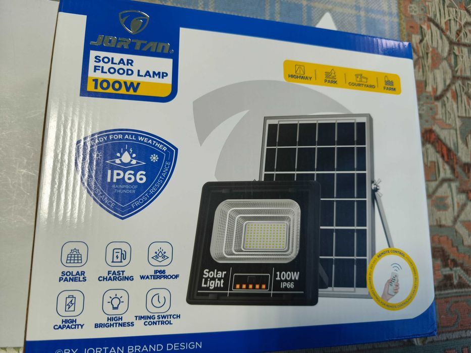 Proiector cu panou solar 100 W Jortan