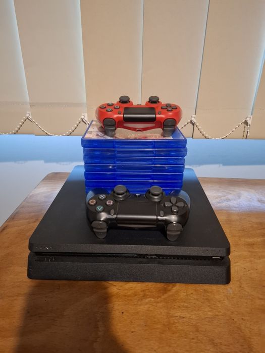 Ps4 slim CUH-2216A 500GB, 2 manete dualwave(originale),căști JBL quantum 200(pentru manete)+8 jocuri