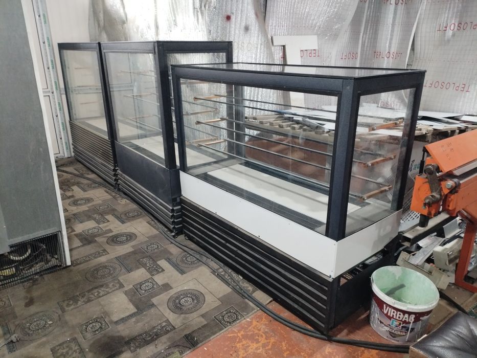 Кондитерск холодильник