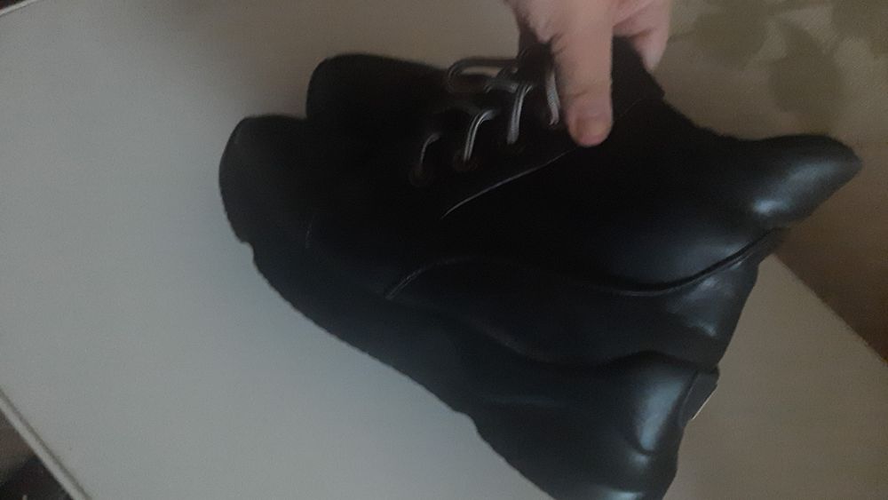 Отдам обувь полуботинки