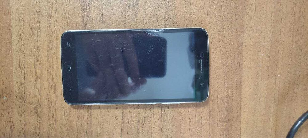 Смартфон HOMTOM HT17 PRO нерабочий на запчасти.